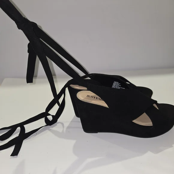 JustFab Black Wedge Sandals Women's Size 8 - Picture 1 of 11